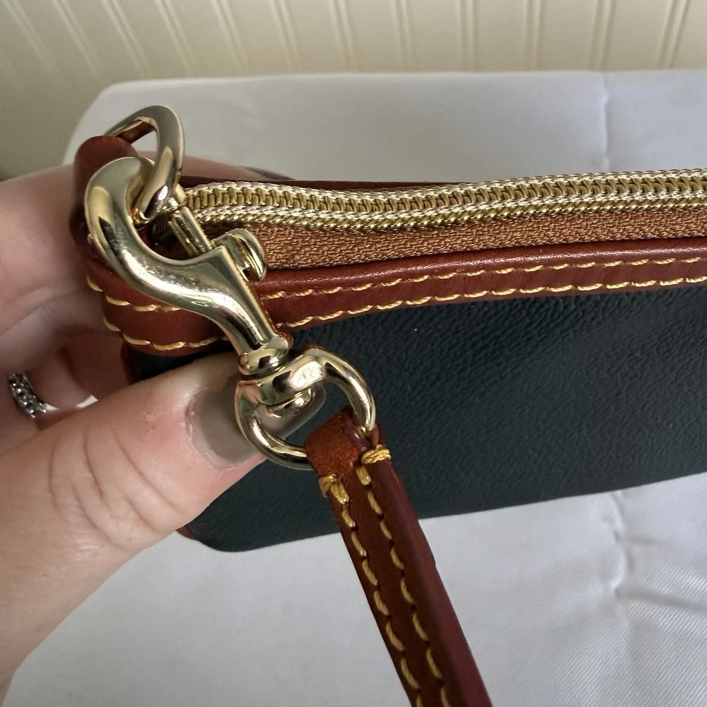 DOONEY & BOURKE BLACK PEBBLED LEATHER WRISTLET TOP HANDLE BAG PURSE WALLET